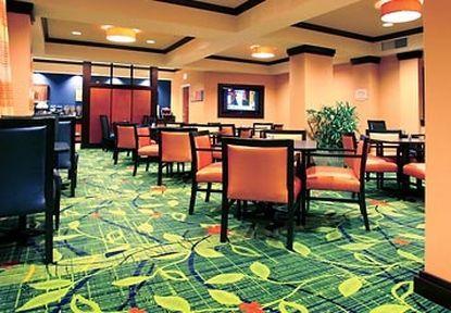 Fairfield Inn & Suites Hilton Head Island Bluffton Restaurant photo